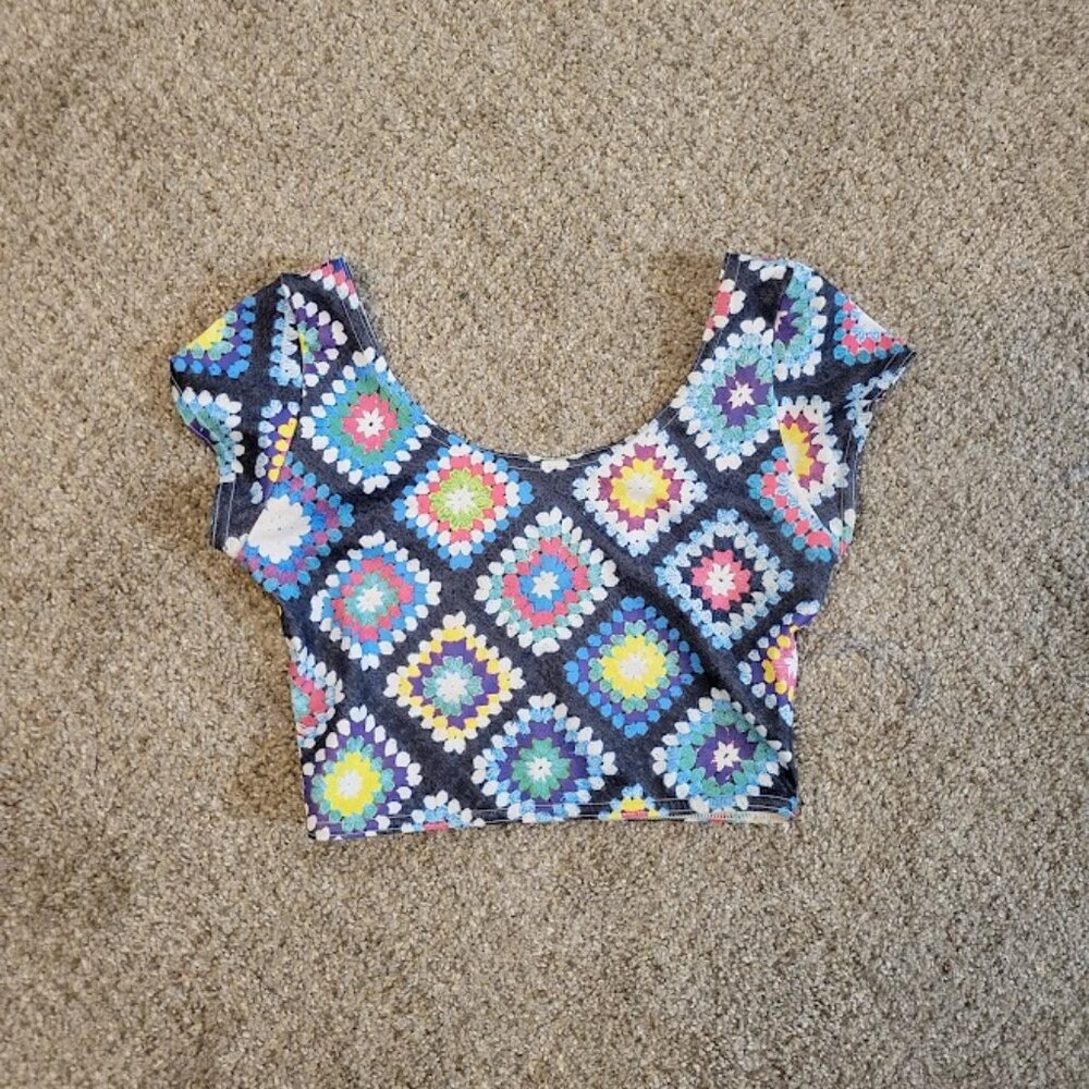 *SOLD* Blackmilk Granny Square Print Crop Top - EUC